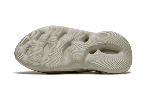 Adidas Yeezy Foam RNNR Sand - FY4567