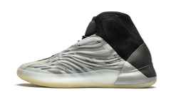 Yeezy QNTM BSKTBL