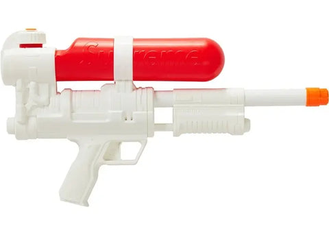 Super soaker water blaster